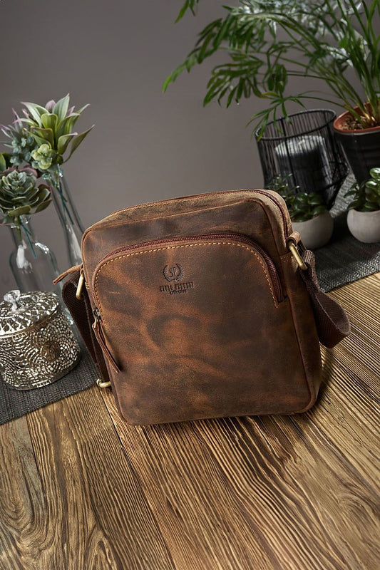  Natural leather bag model 191535 Galanter 