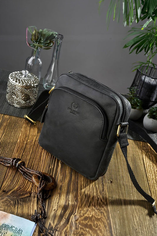  Natural leather bag model 191536 Galanter 