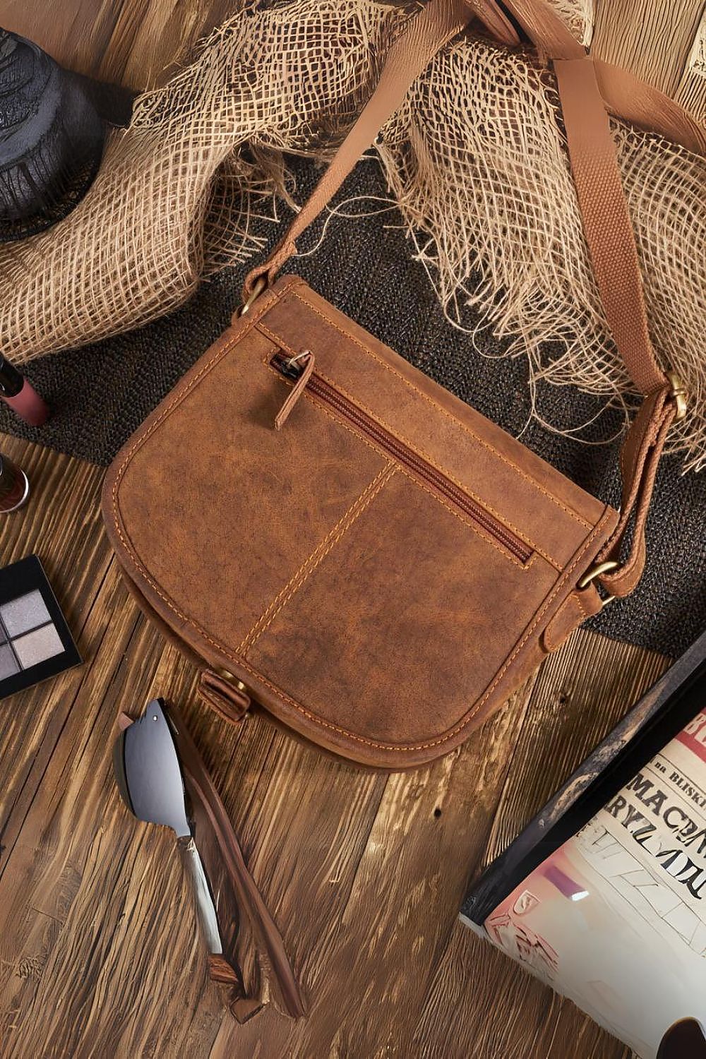  Natural leather bag model 193247 Galanter 